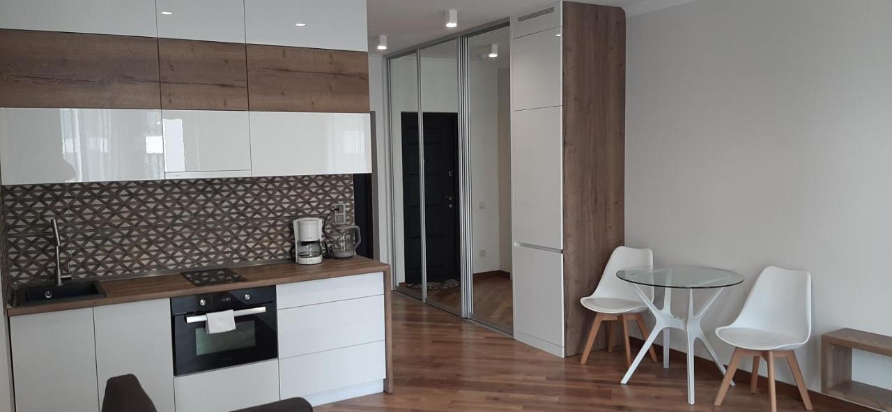 Красивая Квартира С Шикарным Видом У Метро Apartamento Kiev Exterior foto